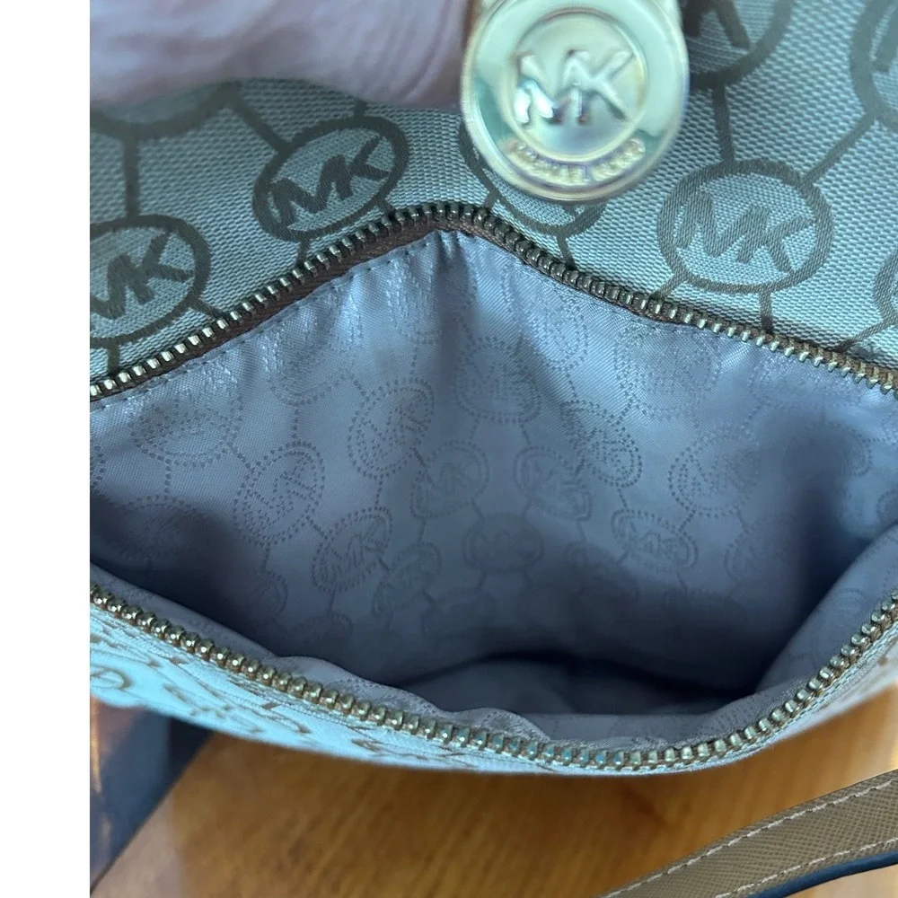 Michael Kors Bedford Signature Flat Crossbody‎ Bag Vanilla Beige MK Logo